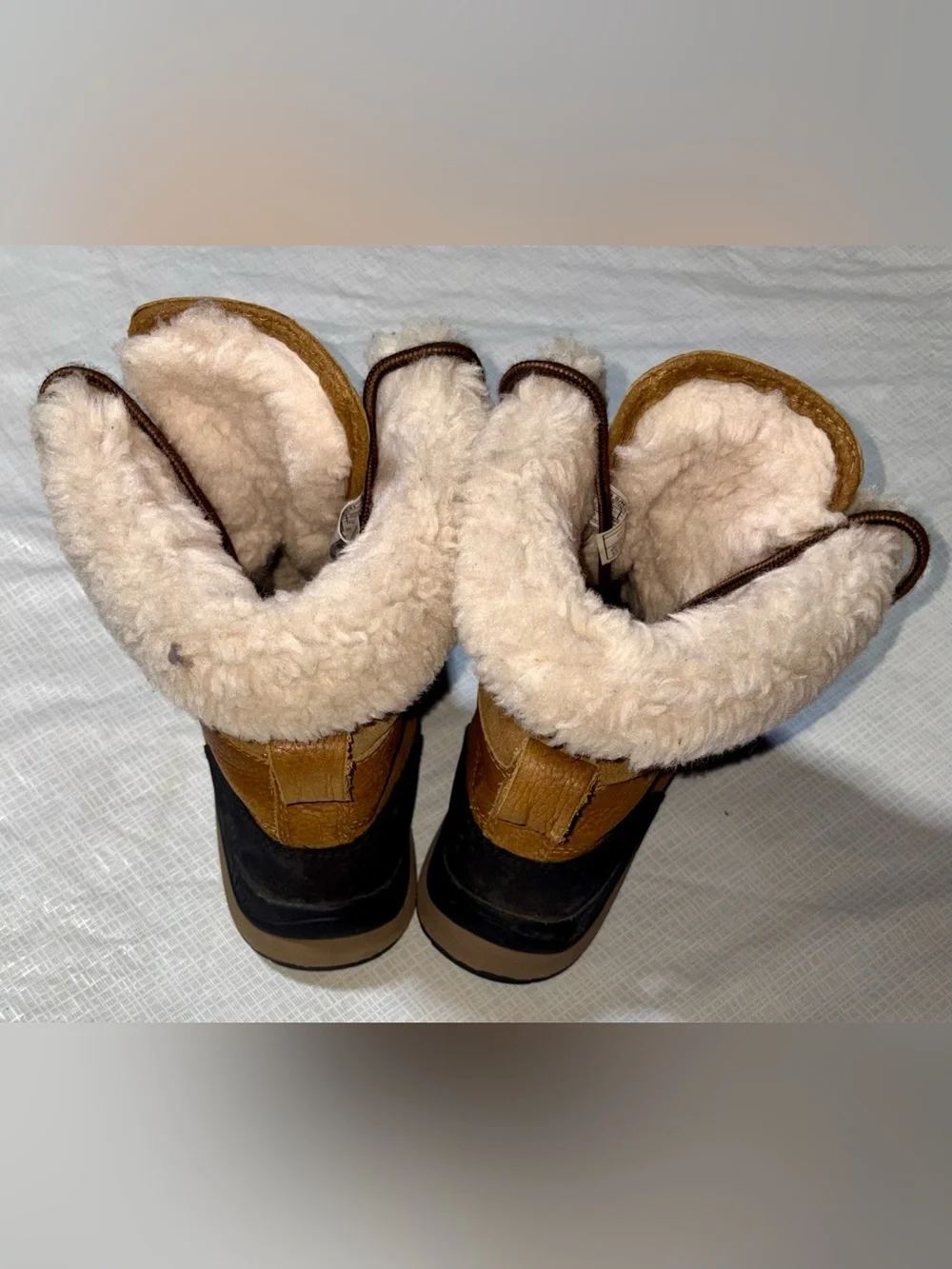 UGG Adirondack Women’s Sz 8 39 Brown & Black Waterproof Leather Shearling Boots